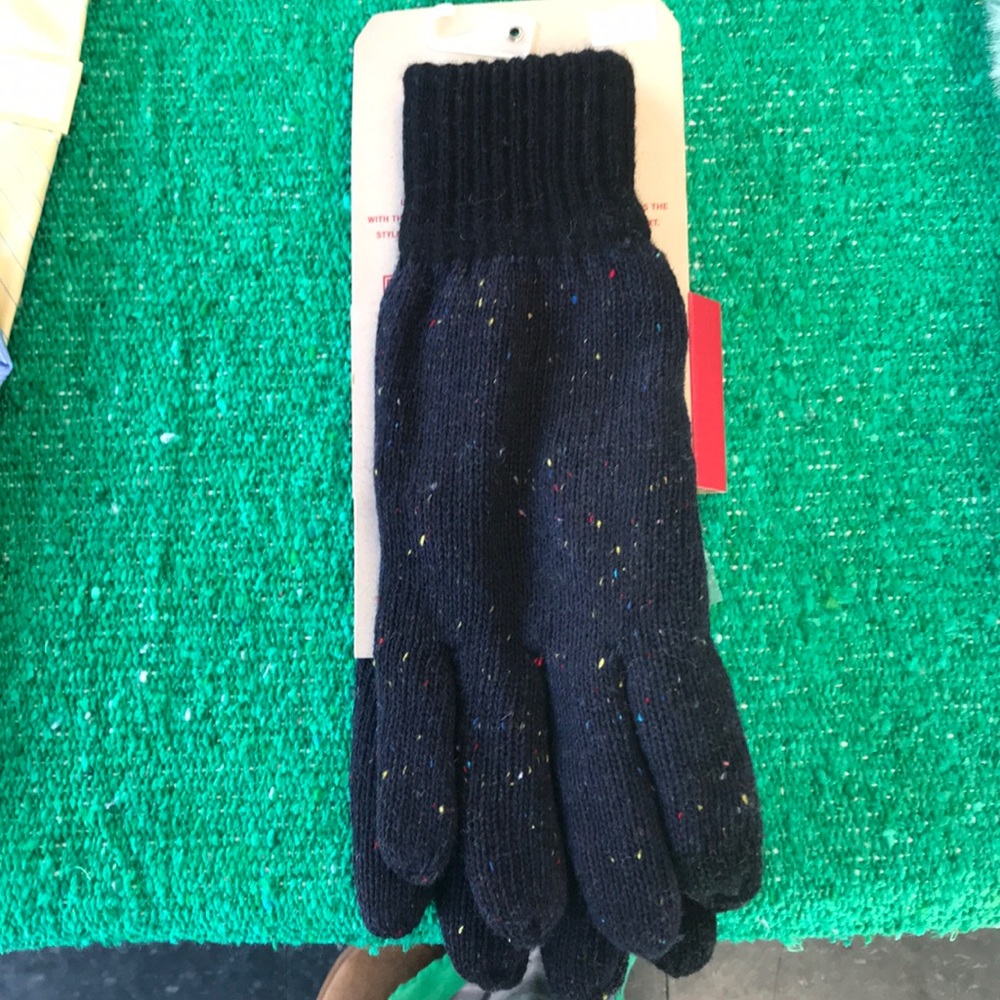 Gloves - Picture 2 of 4